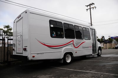 18 Passenger Limo Van Luxury Rental for Weddings, Proms & Parties – Transportation