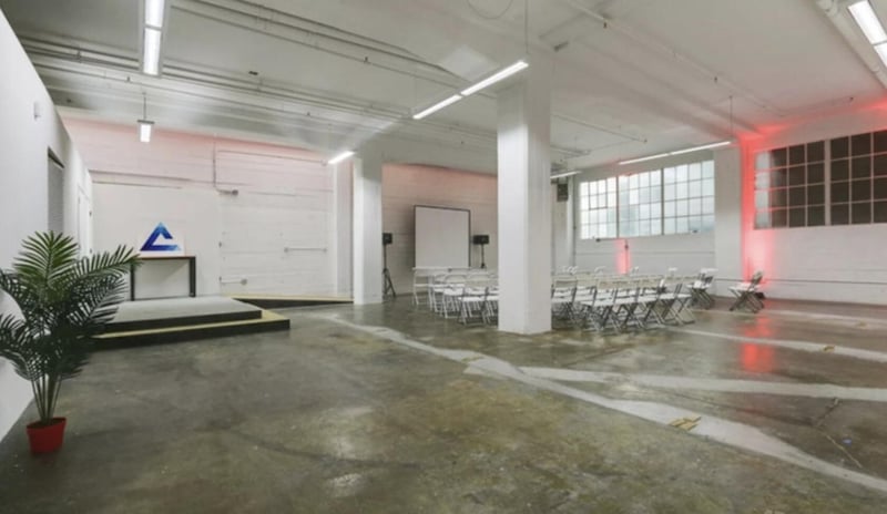 Ground-Floor Industrial Loft with High Ceilings and Kitchenette – Venues in San Francisco – photo 2
