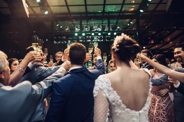 Four Hour Wedding Reception DJ Set with PA and Two Microphones – DJs
