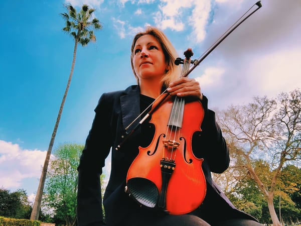 Live Violin Music for Events in Los Angeles – Entertainers
