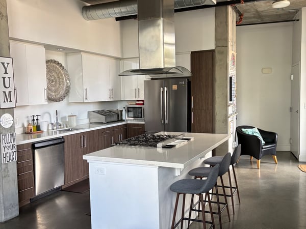 Private Event Space with Open Kitchen for Up to 30 Guests – Venues in Redwood City