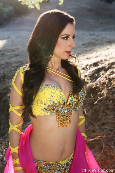 Belly Dancer for Hire — Elegant Solo and Troupe Performances – Entertainers – photo 2