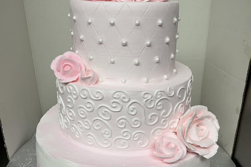 Custom Tiered Wedding Cakes in Buttercream or Fondant by Slice – Bakeries