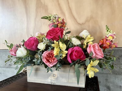 Farm Grown Wedding Flowers for a Full Bridal Party and Reception – Florists