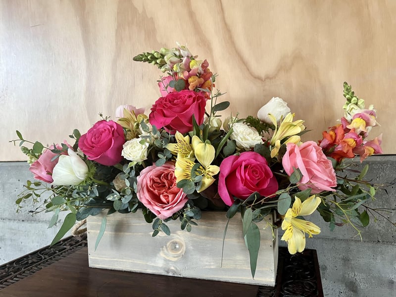 Farm Grown Wedding Flowers for a Full Bridal Party and Reception – Florists