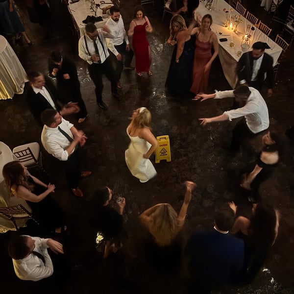Wedding and Event DJ with MC, Sound System and Microphones – DJs – photo 4