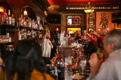 Private Group Cocktail Class: Mix a Classic Cocktail and a Sour – Experiences