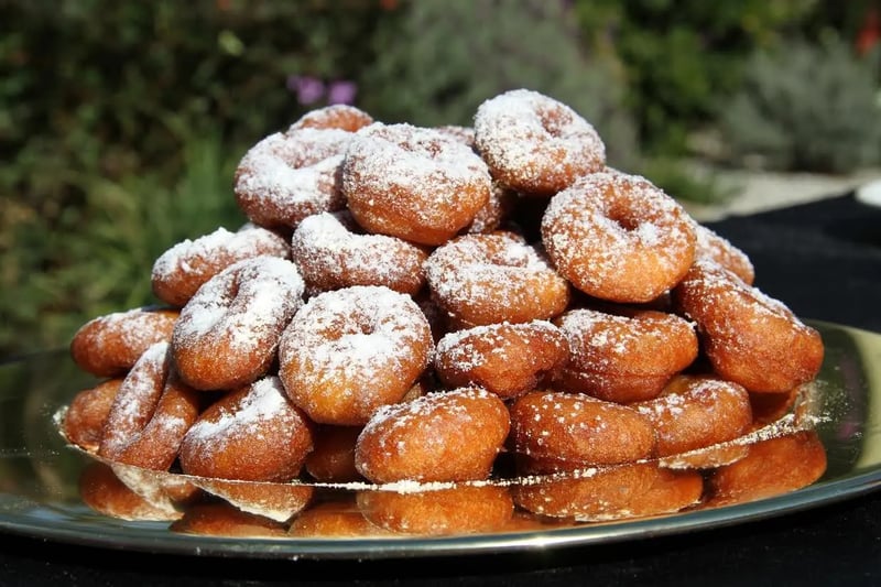 Live Mini Donut Station with Donut Cart for Weddings and Parties – Catering – photo 3