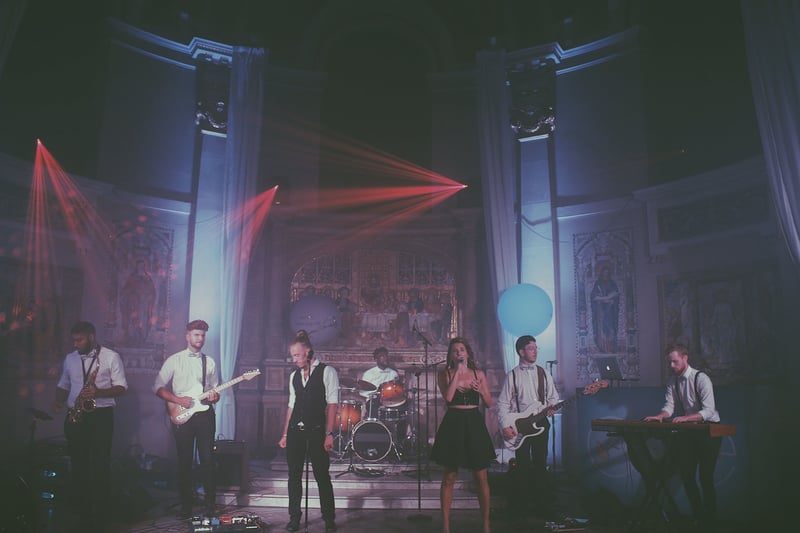 Seven-Piece Live Wedding Band with Sound for Four Hours – Bands