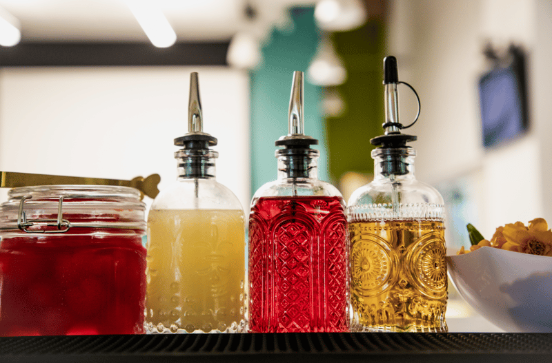 Mobile Bar Service with Satellite Bar and Two Signature Drinks – Bar Services