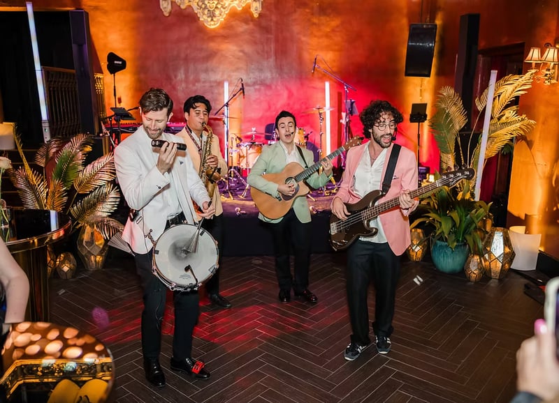 Six-Piece Live Band with Sound for Wedding Receptions and Events – Bands – photo 3