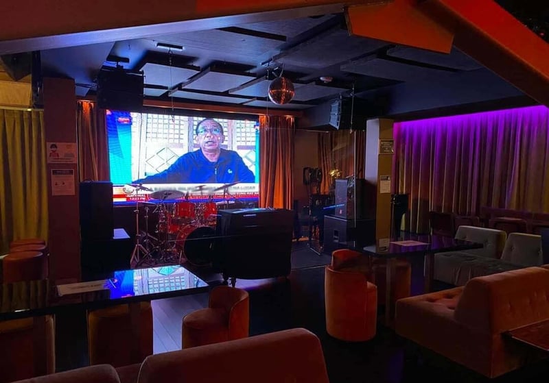 Lounge Bar with Live Music Stage, Dance Floor and Projector – Venues in San Francisco