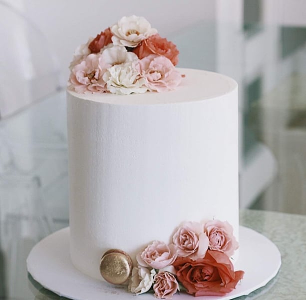 Buttercream Wedding Cake by the Slice for Weddings and Parties – Bakeries – photo 3