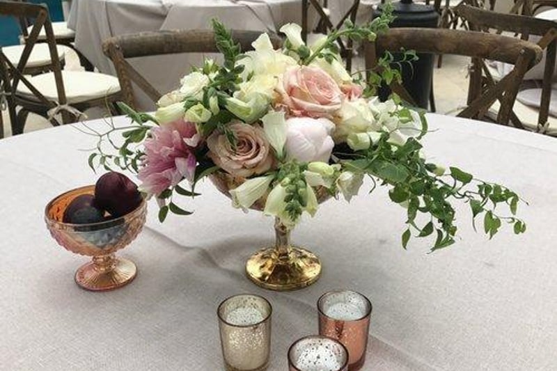 Custom Floral Table Arrangement for Weddings and Celebrations – Florists