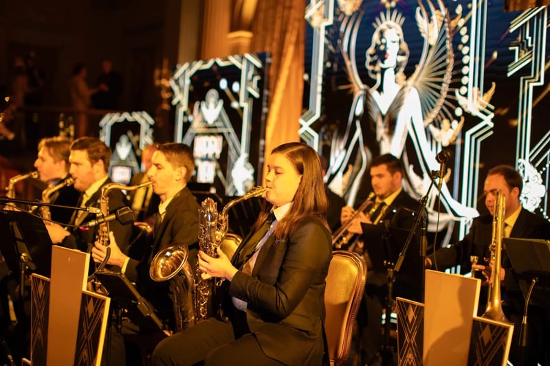Big Band Orchestra with Vocalist for Wedding Receptions – Bands – photo 2