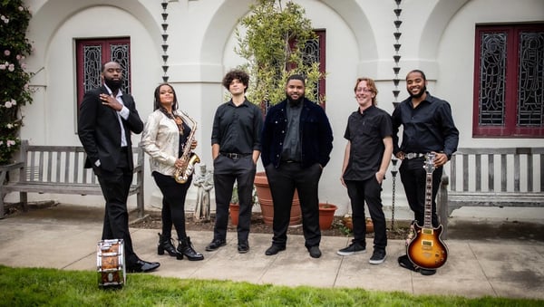 Six Piece Live Band With Sax, Synth and Sound Engineer, 1 Hour – Bands