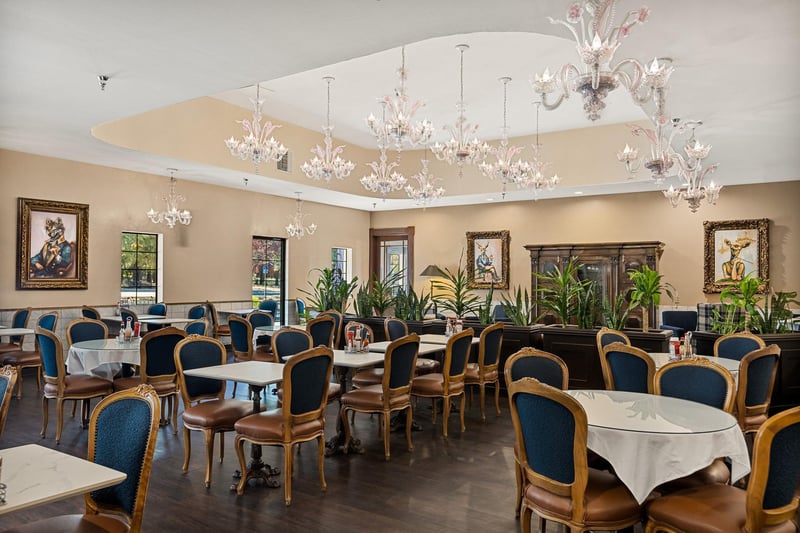 Hotel Ballroom Wedding Ceremony and Reception Venue With Linens – Venues in Big Bear Lake – photo 3