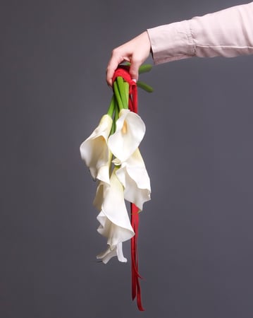 Clean White Calla Lily Bridal Bouquet with Satin Ribbon – Florists