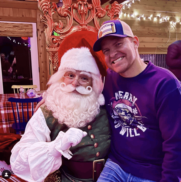 Santa Claus for Hire: 35-Year Veteran with Hand-Made Suit – Entertainers