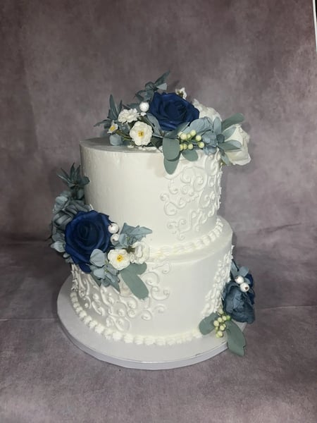 Two Tier Buttercream Wedding Cake With Delivery for 40 Guests – Bakeries – photo 2