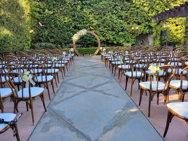 Full-Service Wedding Floral Design with Arches and Setup – Florists