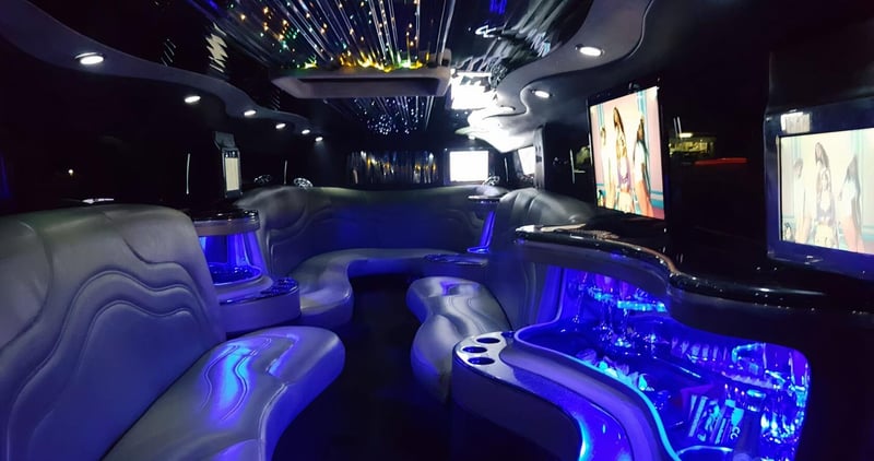 Pink Stretch Hummer Limo with Disco Lights and Onboard Minibar – Venues in San Francisco – photo 2