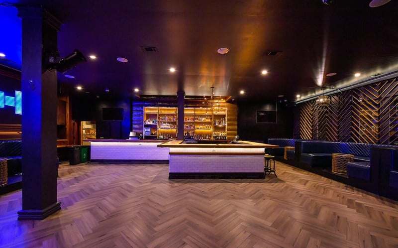 Private Cocktail Bar Event Space with Marble Bar and DJ Booth – Venues in San Francisco – photo 3