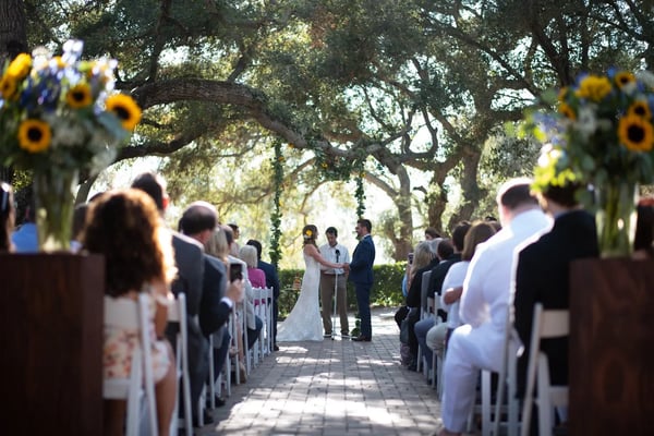 Custom Wedding Florals With Bouquets, Centerpieces and Decor – Florists