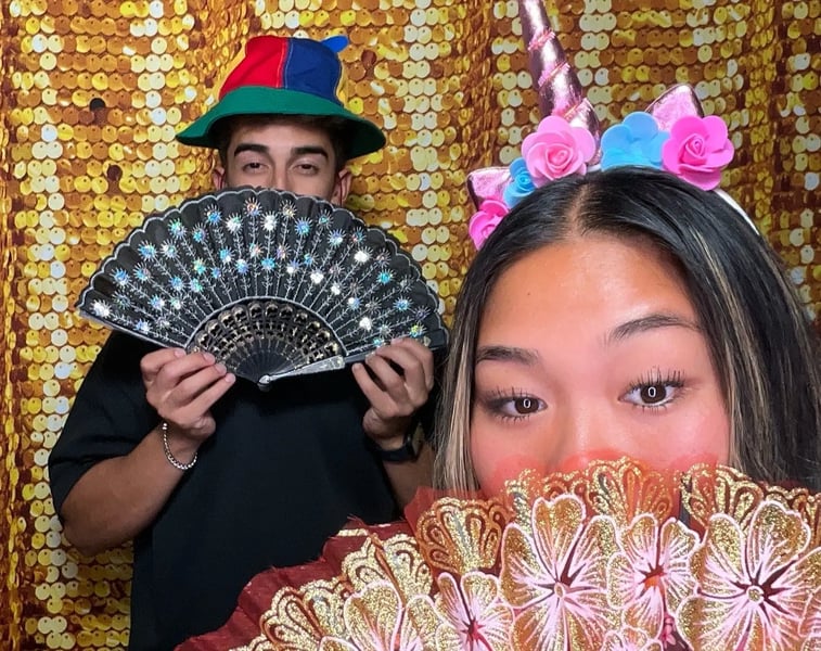 Print Photo Booth Rental with Unlimited Strips, Props and Host – Photography – photo 3