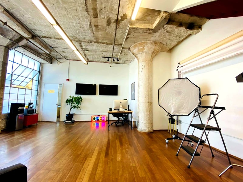 Design Studio with High Ceilings for Events in South Kennedy Tract – Venues in Oakland – photo 3