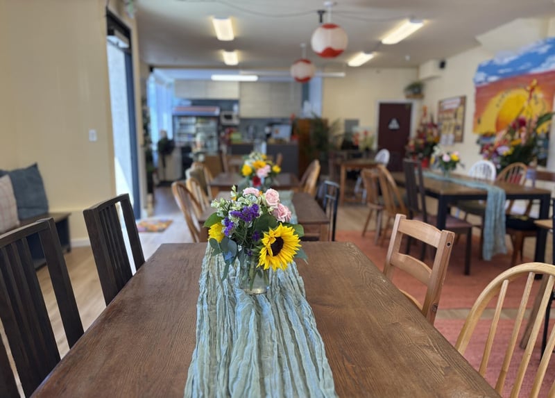 Sunlit Community Cafe Event Space with Craft Tables for 75 – Venues in San Francisco – photo 2