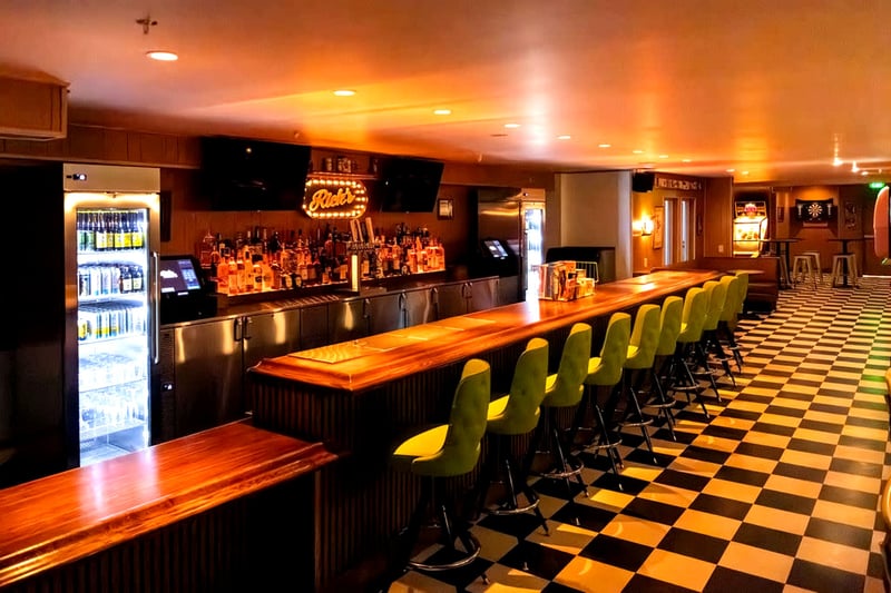 Inviting Bar & Lounge for Celebrations in Marina in San Francisco – Venues