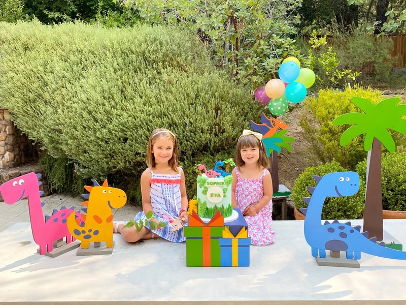 Dinosaur Party Dessert Table Setup – Decoration – photo 3