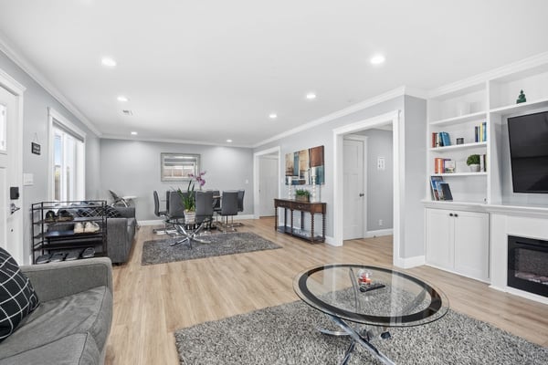 Sparkling Clean Brand New Luxury House with Parkings – Venues in Pacifica