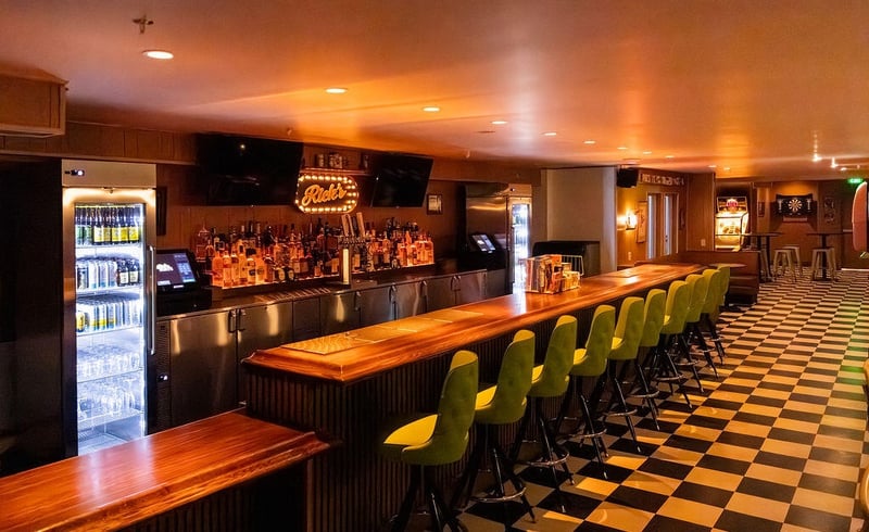 Retro 1970s Lounge Bar Party Space with Skee-Ball and Taps – Venues in San Francisco