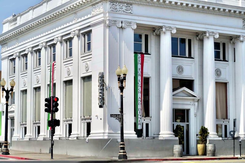 Intimate Restaurant | Private Events in Downtown – Venues in South San Francisco – photo 4