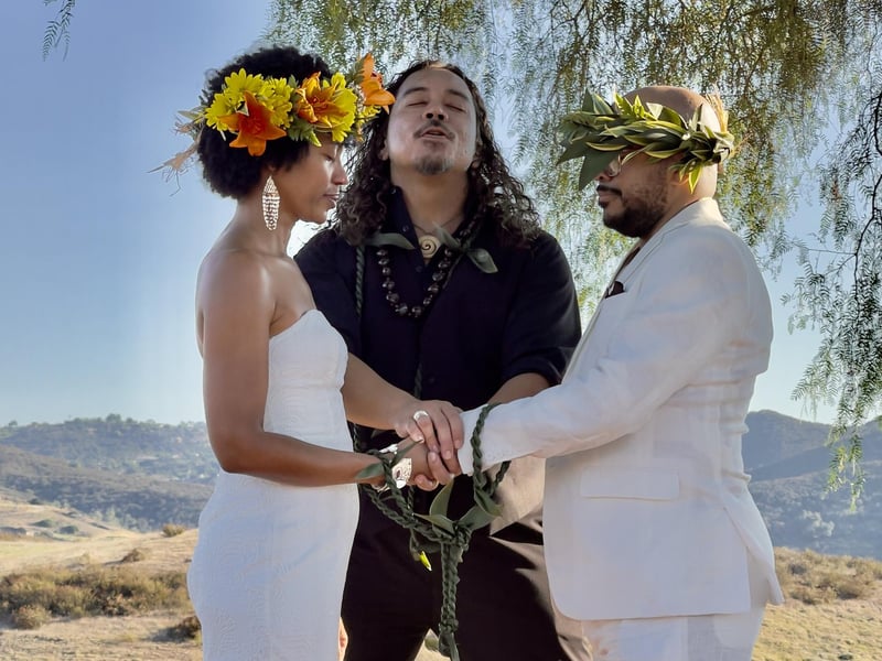 Custom Hawaiian Wedding Ceremony With Love Story and Blessings – Officiants