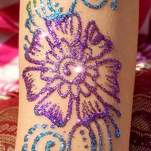 Wedding Cocktail Hour Body Art Duo (2 Artists, 2-4 Hours) – Entertainers