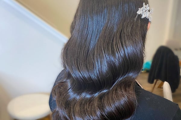 Blowout Hair Styling for Bridesmaids and Family Members – Beauty