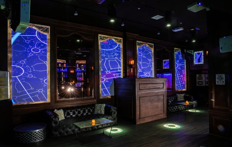 Cocktail Lounge with Stage, Dance Floor and Video Mapping for 215 – Venues in San Francisco – photo 2