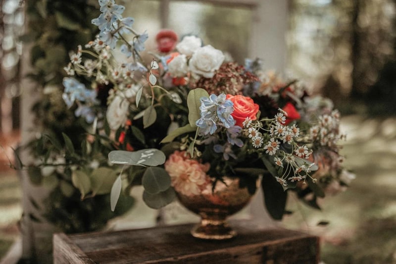 Seasonal Flower Centerpieces Designed to Match Your Event Theme – Florists – photo 4