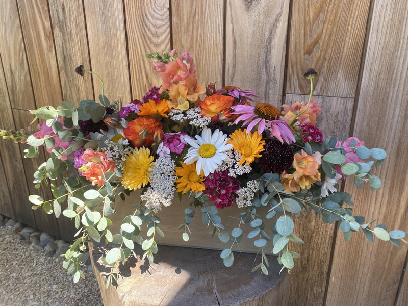 Farm Grown Wedding Flowers for a Full Bridal Party and Reception – Florists – photo 4