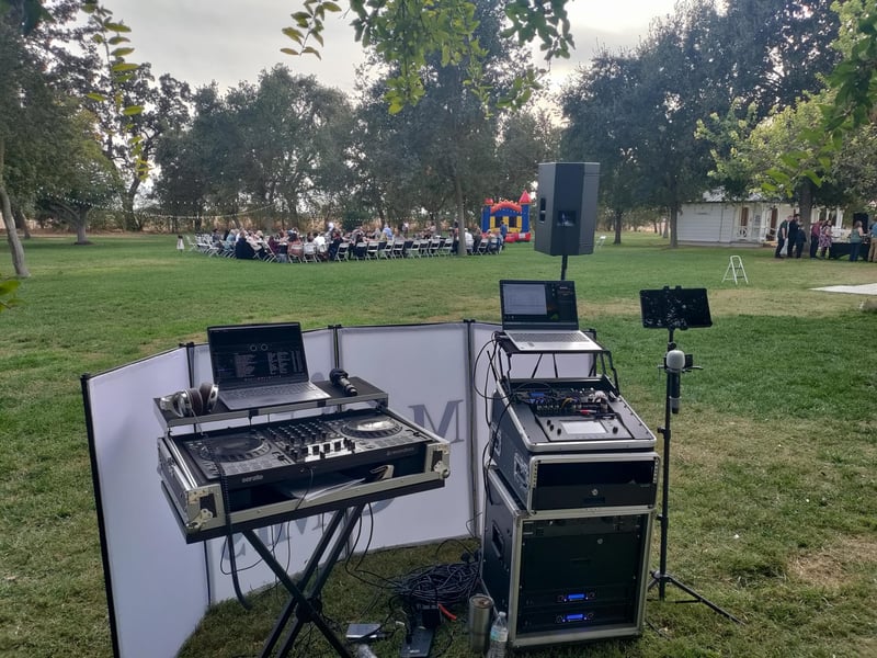 Essential Reception DJ and MC Package With Wireless Microphones – DJs – photo 4