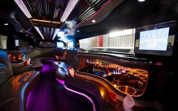 Pink Stretch Hummer Limo with Disco Lights and Onboard Minibar – Venues in San Francisco