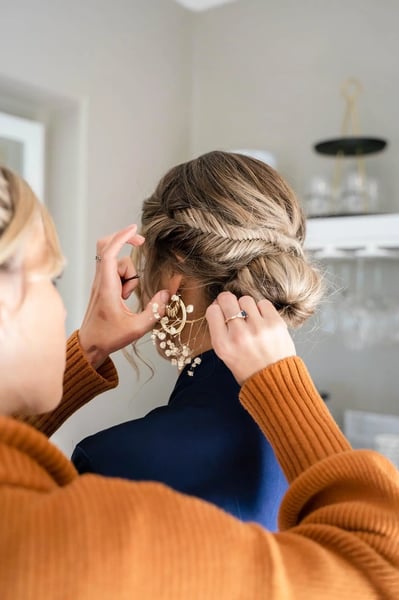 Bridal Updo and Hair Styling at Your Getting-Ready Location – Beauty – photo 3