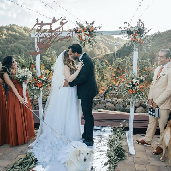 Wedding Arch Florals with a Poem Sign – Decoration – photo 3